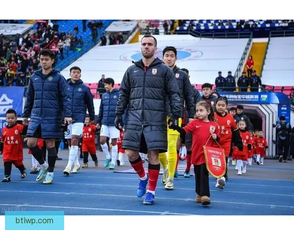 塞尔吉尼奥赴迪拜与国足会合有望出战十五日热身赛前景受关注球迷